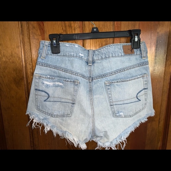 Ripped high waisted jean shorts - Picture 2 of 3